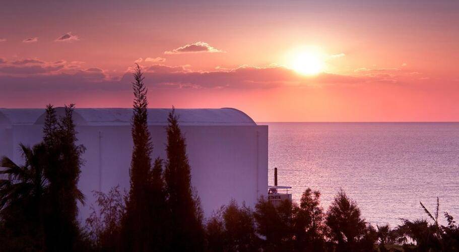 Theo Sunset Bay Holiday Village
