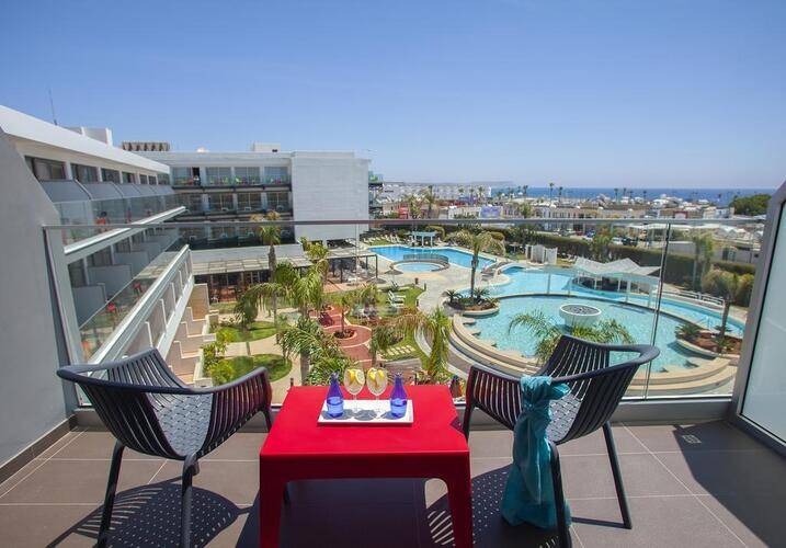 Faros Hotel