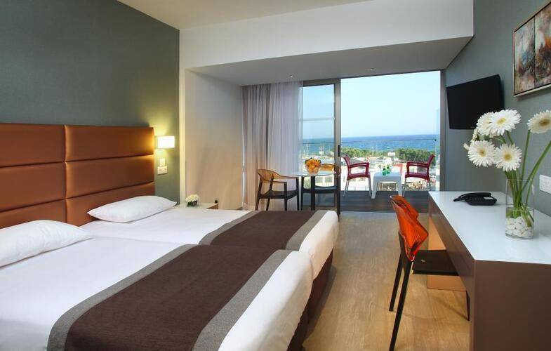 Faros Hotel