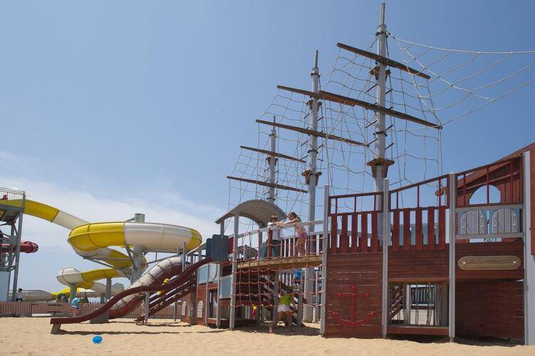 Louis Phaethon Beach
