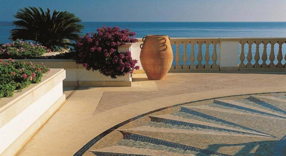 Anassa Hotel