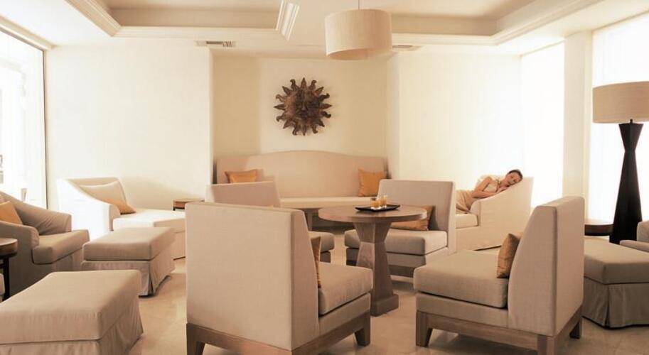 Anassa Hotel