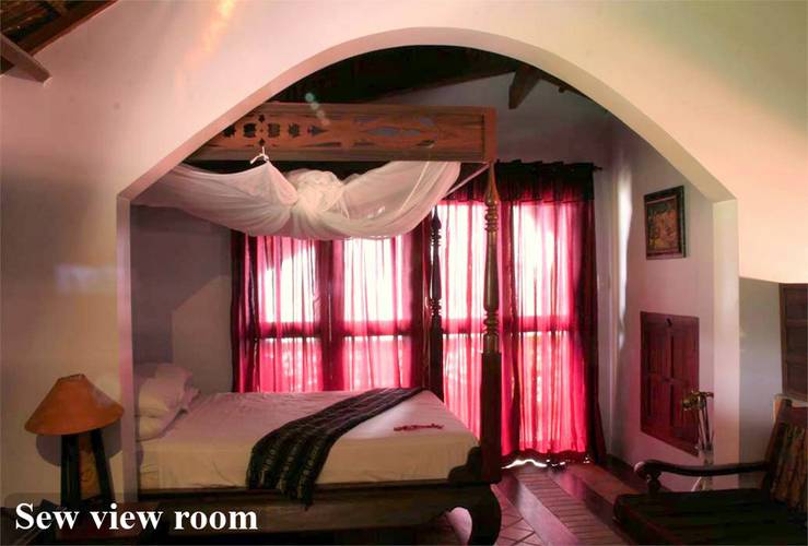 Full Moon Beach Hotel