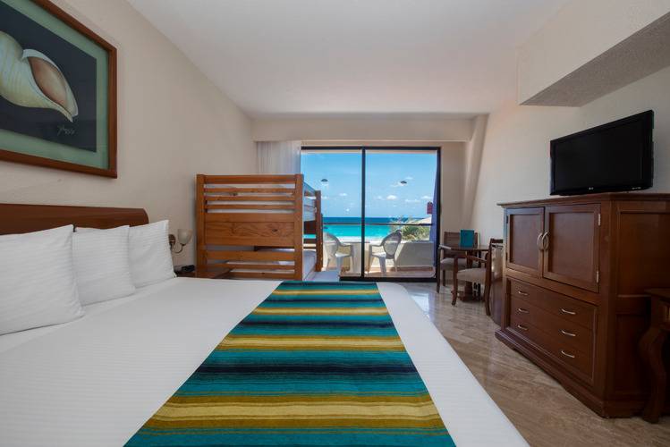 Crown Paradise Club Cancun