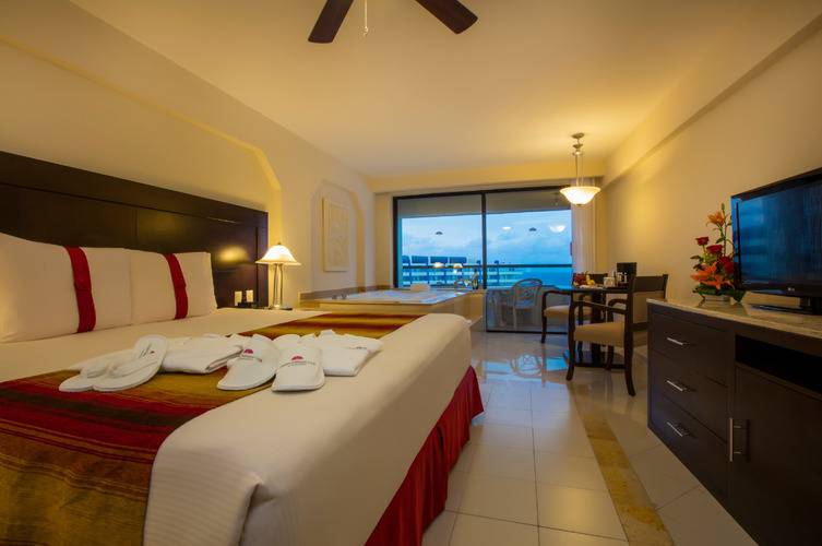 Crown Paradise Club Cancun
