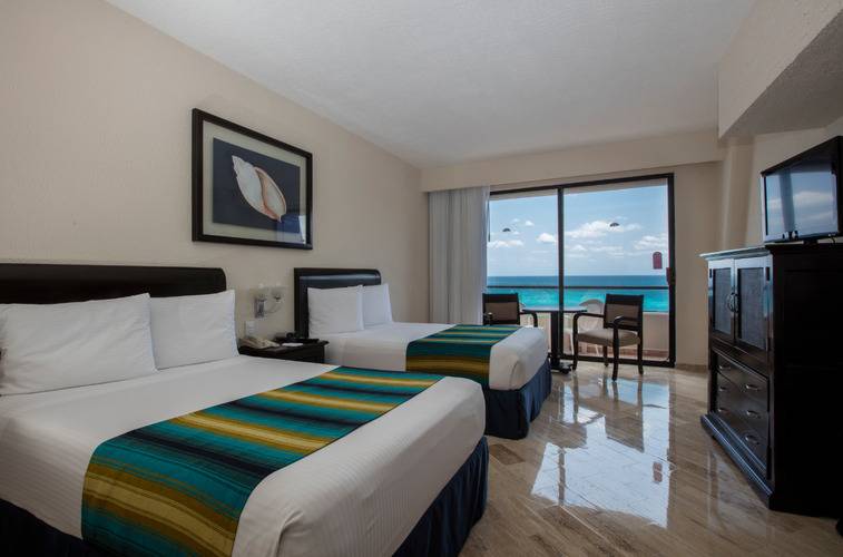 Crown Paradise Club Cancun