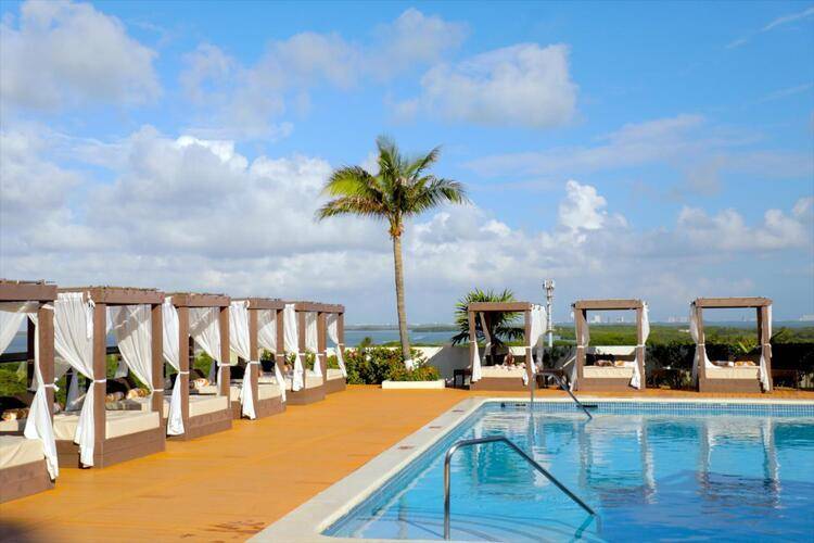 Crown Paradise Club Cancun