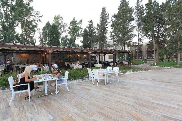 Camelot Boutique & Beach