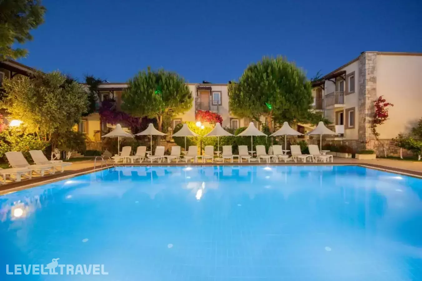 Moonshine Hotel & Suites