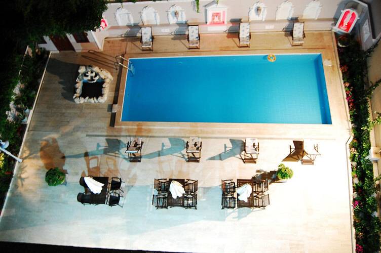 Triana Hotel