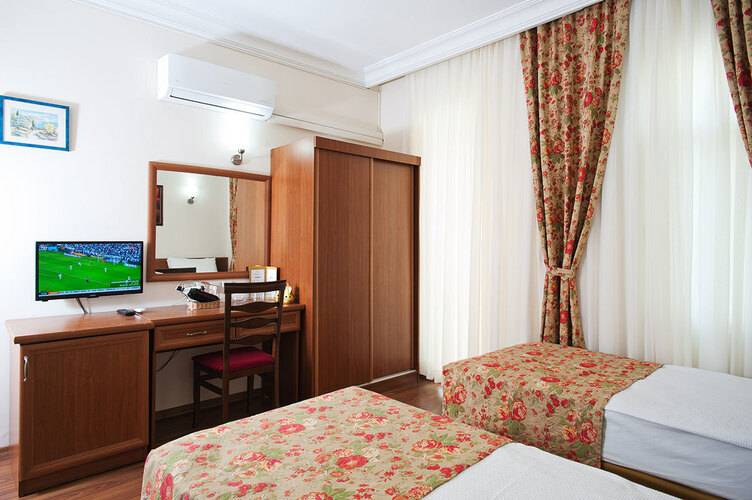 Triana Hotel