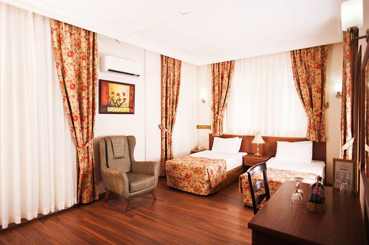 Triana Hotel