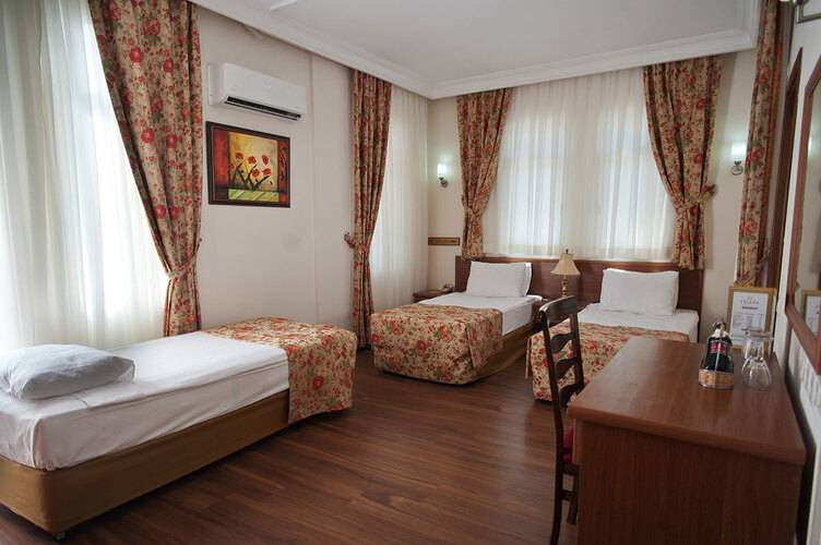 Triana Hotel