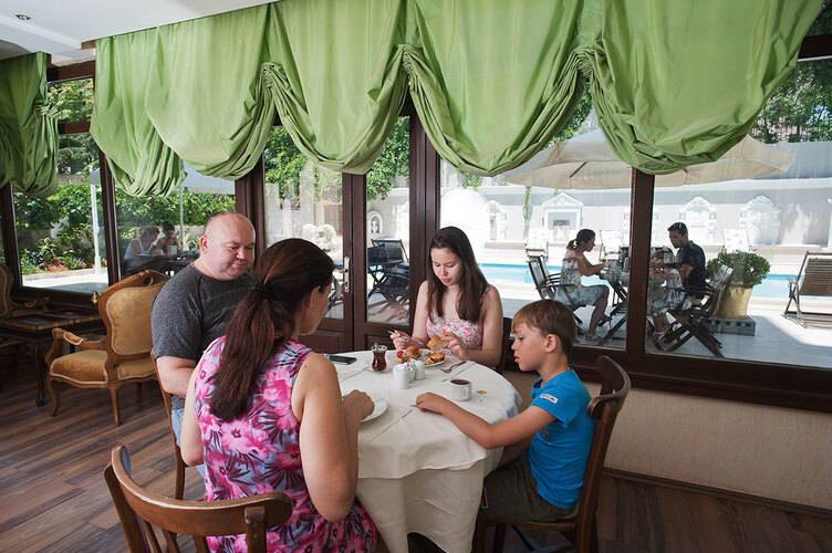 Triana Hotel