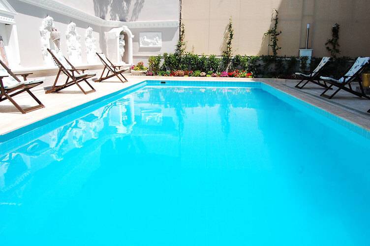 Triana Hotel
