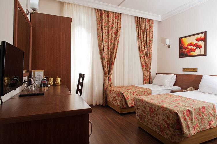 Triana Hotel