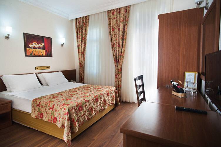 Triana Hotel
