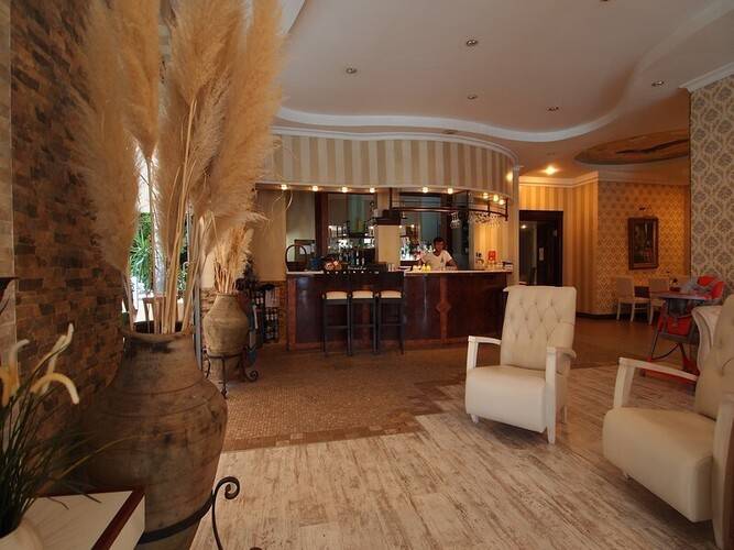 Romance Hotel