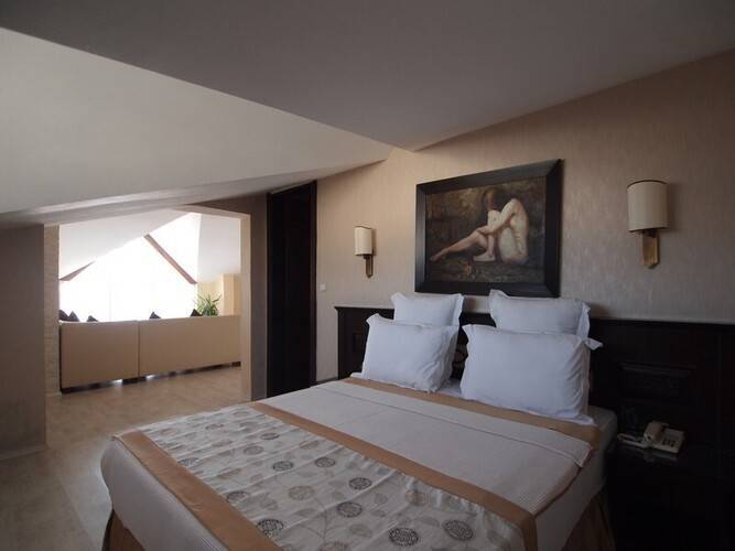Romance Hotel
