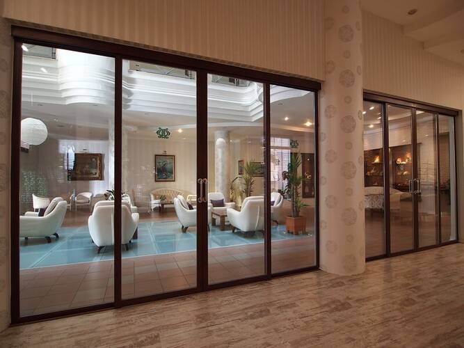 Romance Hotel