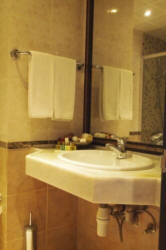 Romance Hotel
