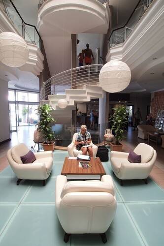 Romance Hotel