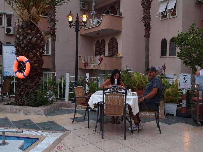 Romance Hotel
