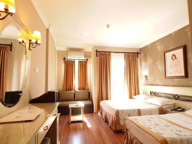 Romance Hotel