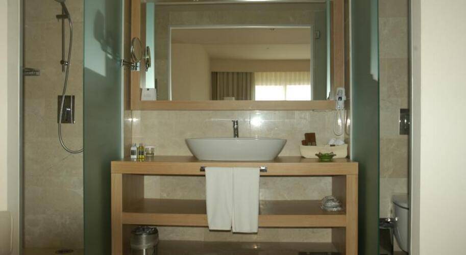 Lvzz Hotel