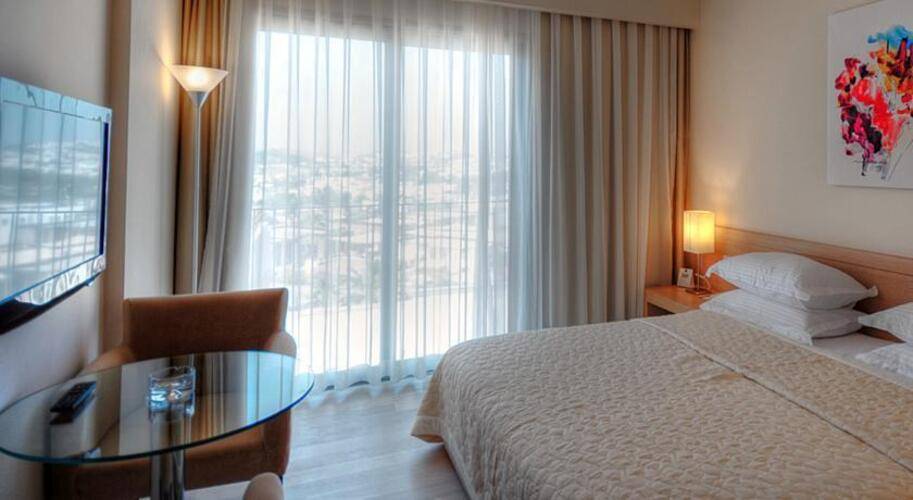 Lvzz Hotel