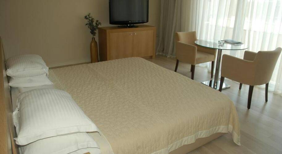 Lvzz Hotel