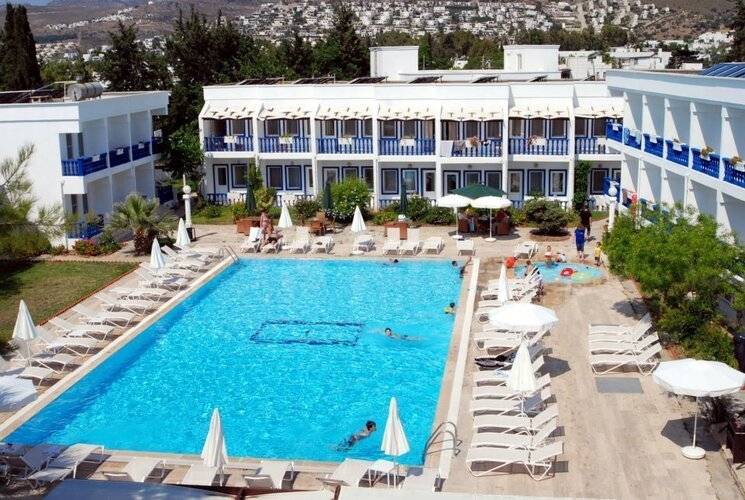 Moonstar Beach Club Hotel