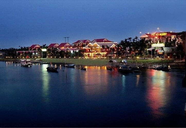 Pho Hoi Riverside