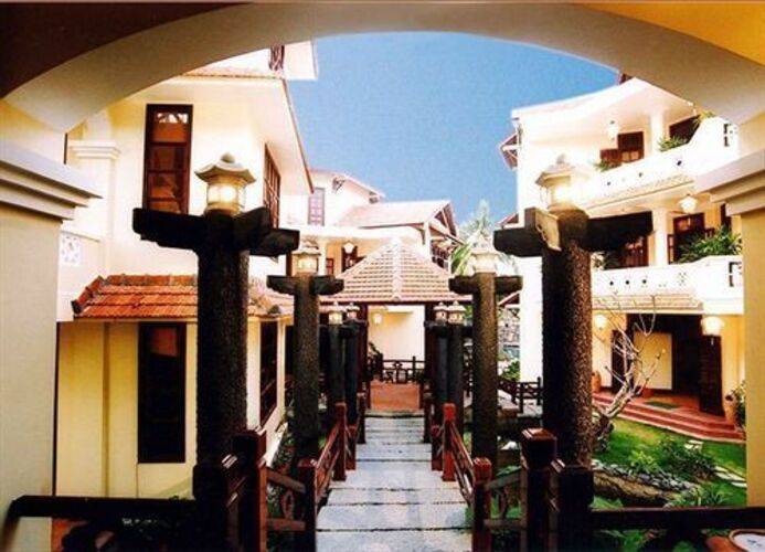Lotus Hotel