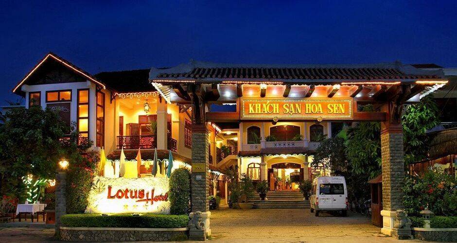 Lotus Hotel