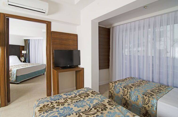 Palm Wings Kusadasi Beach Resort & Spa