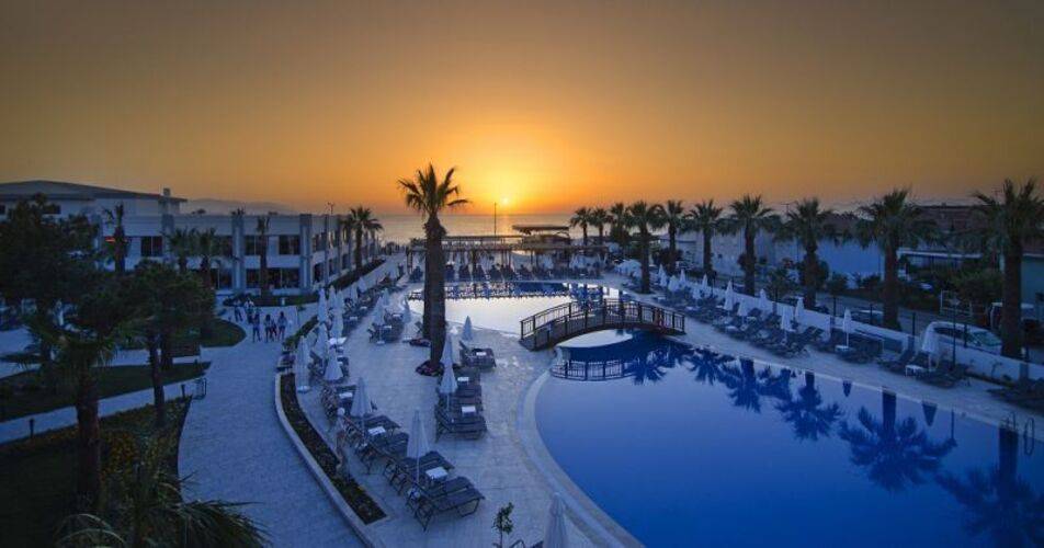 Palm Wings Kusadasi Beach Resort & Spa