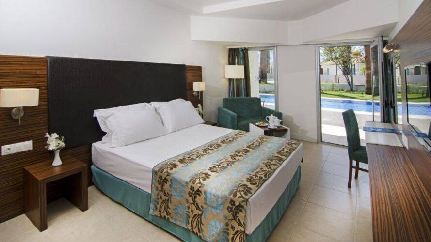 Palm Wings Kusadasi Beach Resort & Spa