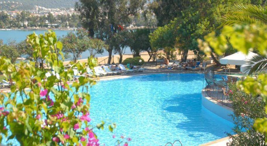 Patio Beach Club Hotel