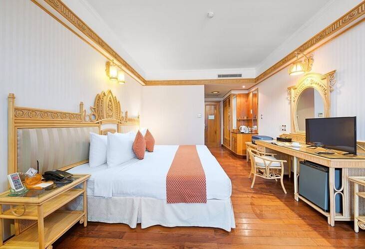 Green Plaza Hotel