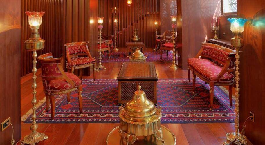 Burckin Suites Hotel