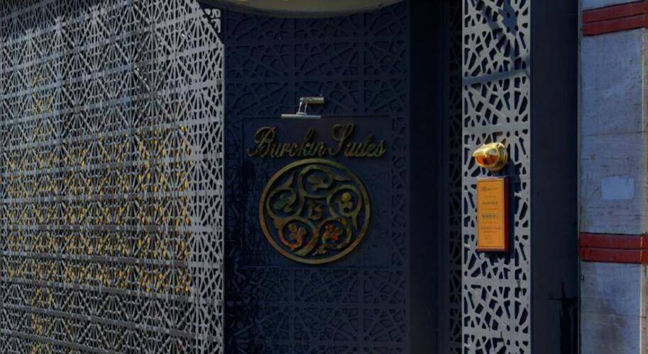 Burckin Suites Hotel