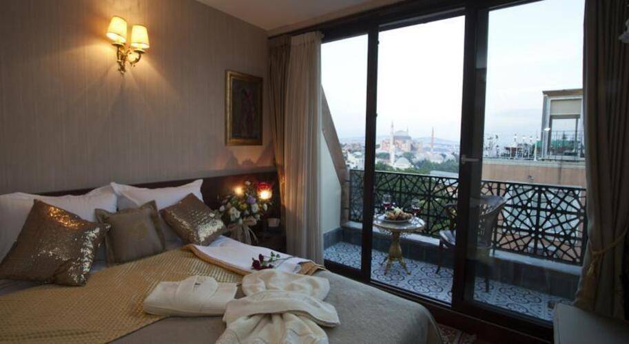 Burckin Suites Hotel