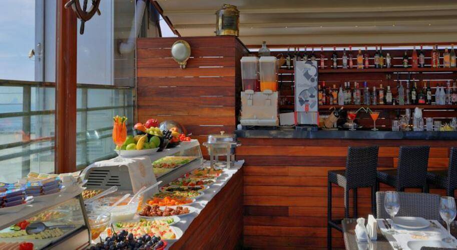 Burckin Suites Hotel