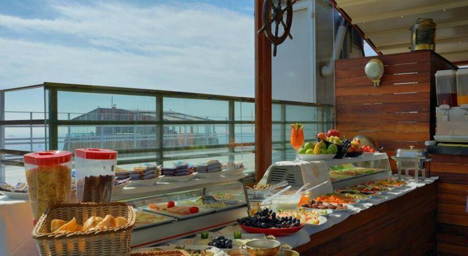 Burckin Suites Hotel