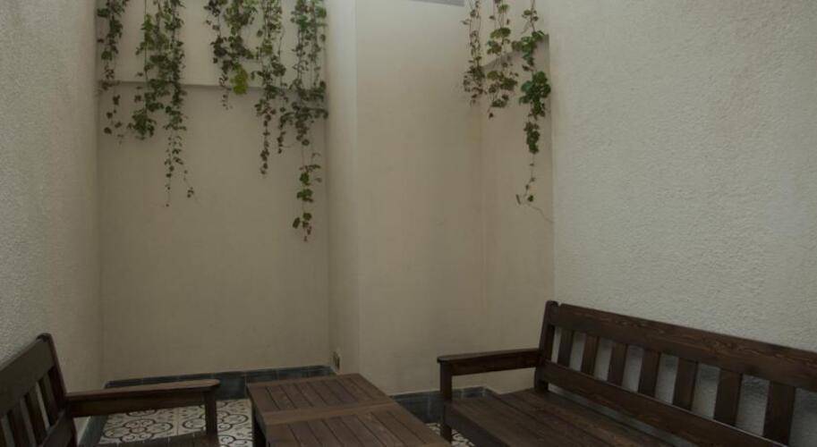 Burckin Suites Hotel