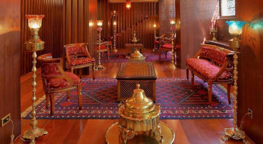 Burckin Suites Hotel