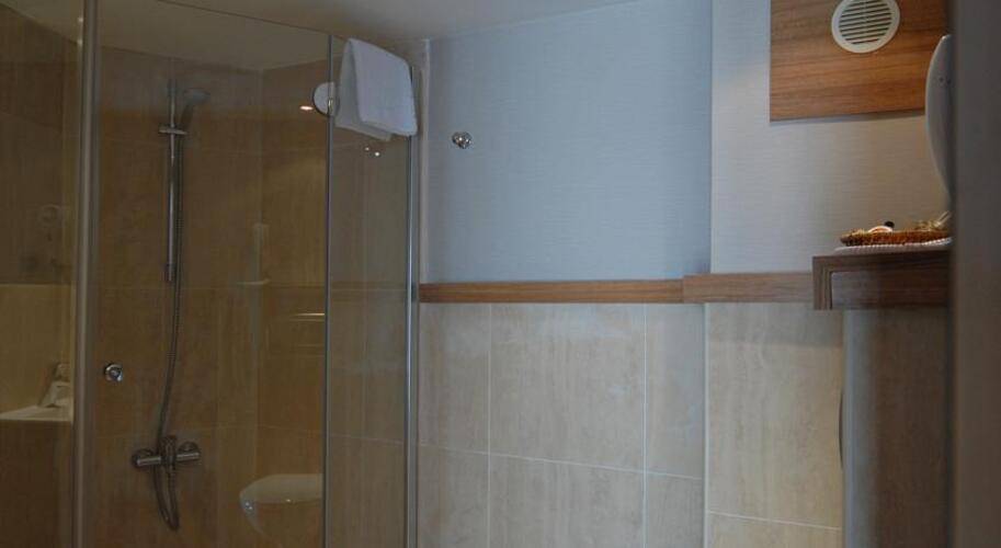 Klas Hotel