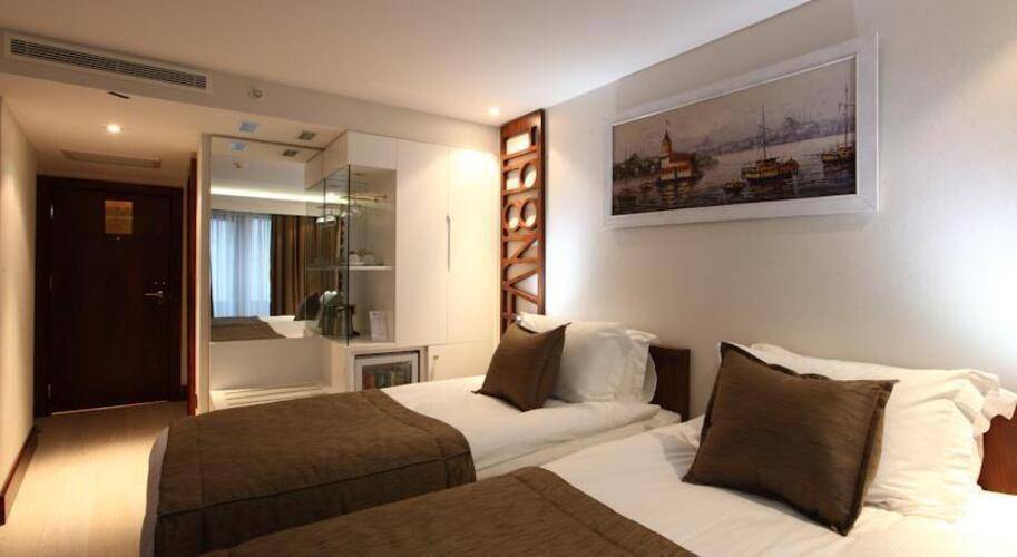 Victory Hotel & Spa