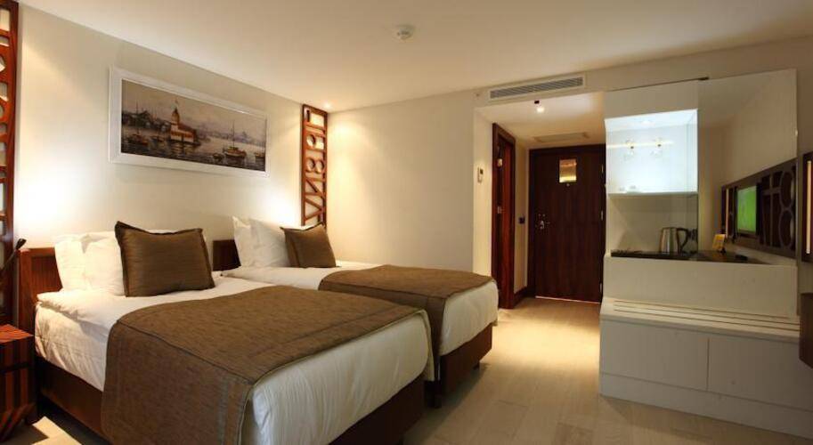 Victory Hotel & Spa